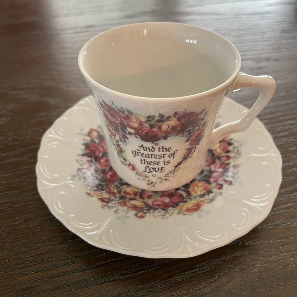 Carpentree tea cup and saucer.  Preowned.